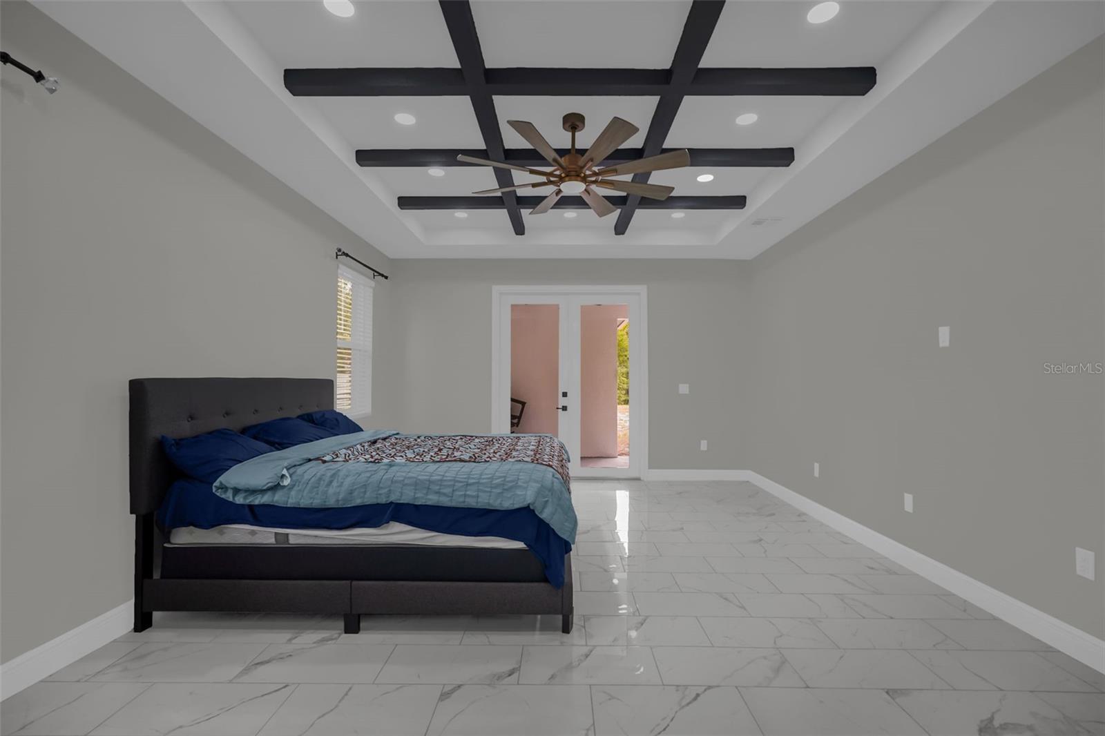 WALK IN WATER LAKE ESTATES PH 01 - Residential