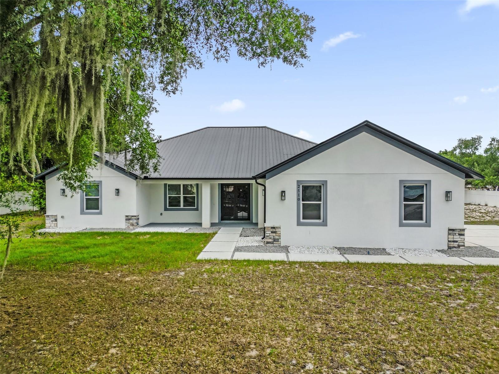WALK IN WATER LAKE ESTATES PH 01 - Residential
