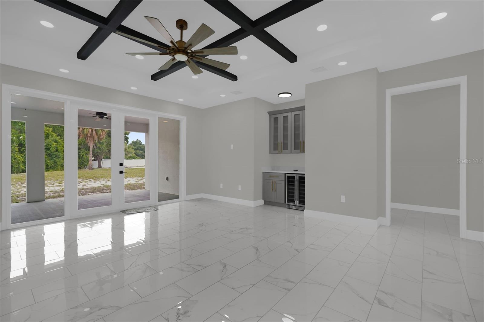 WALK IN WATER LAKE ESTATES PH 01 - Residential