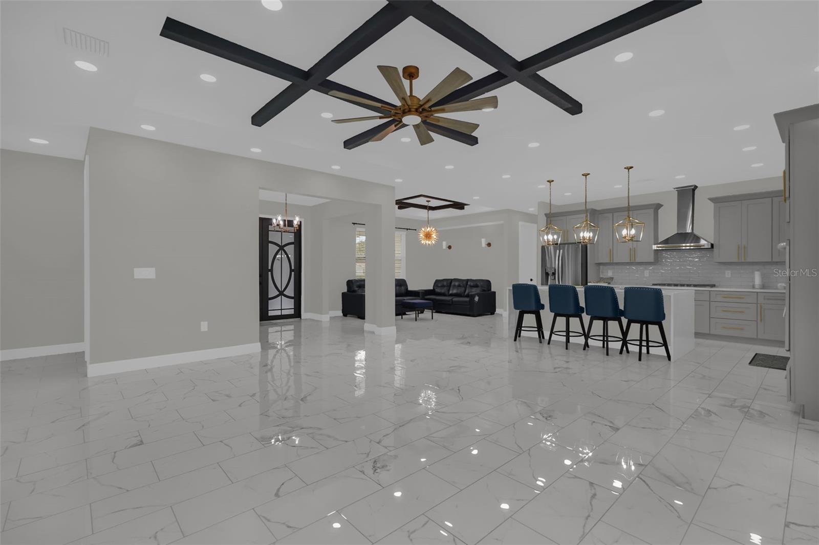 WALK IN WATER LAKE ESTATES PH 01 - Residential