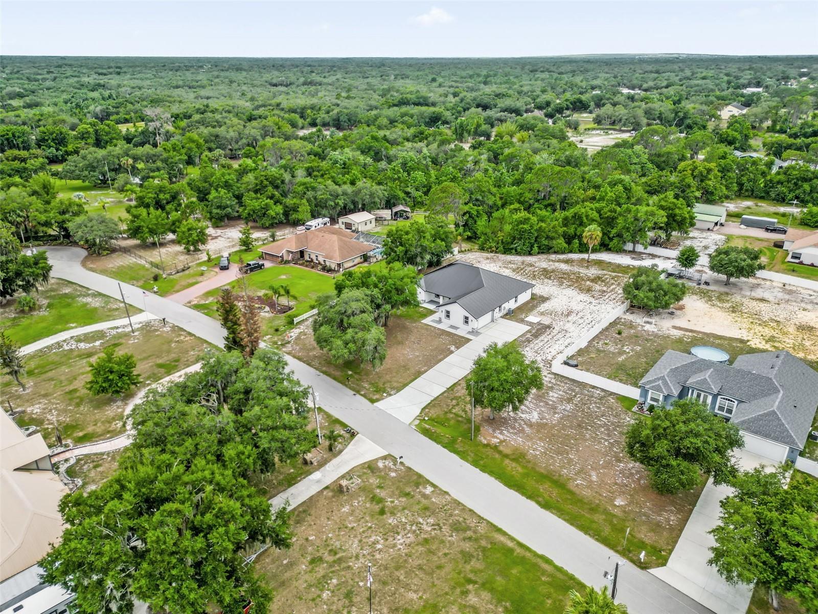 WALK IN WATER LAKE ESTATES PH 01 - Residential