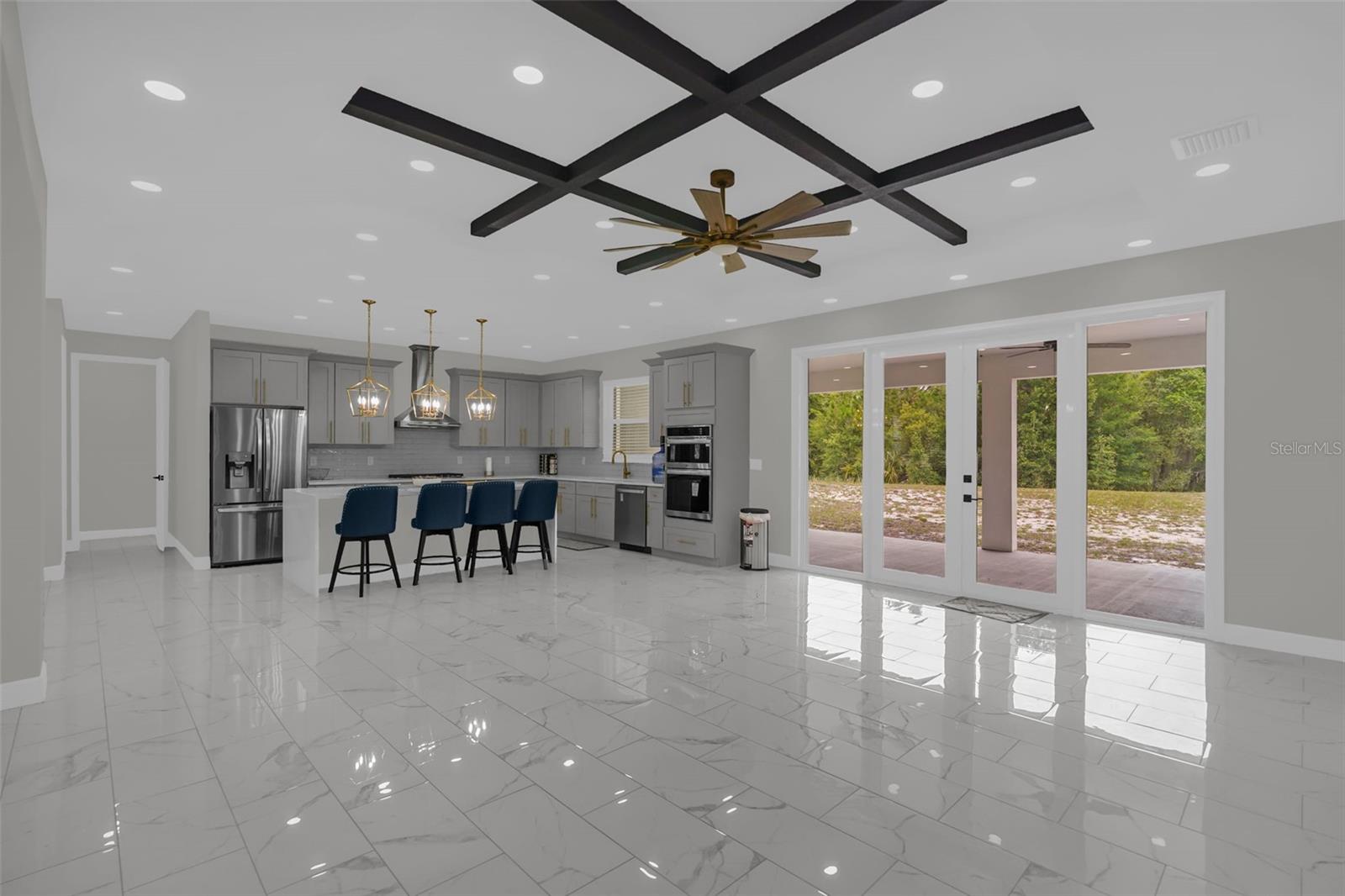 WALK IN WATER LAKE ESTATES PH 01 - Residential