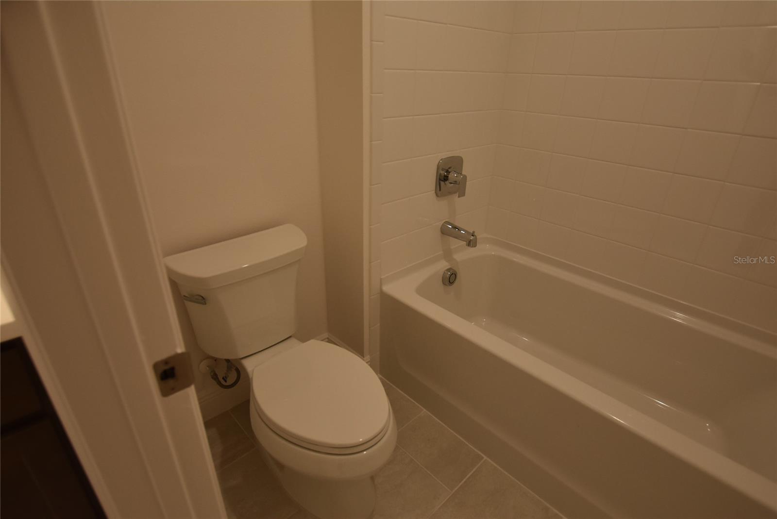 RIDGEVIEW PHASE 5 PB 83 PG 32-35 LOT 499 ORB 6568 - Residential Lease