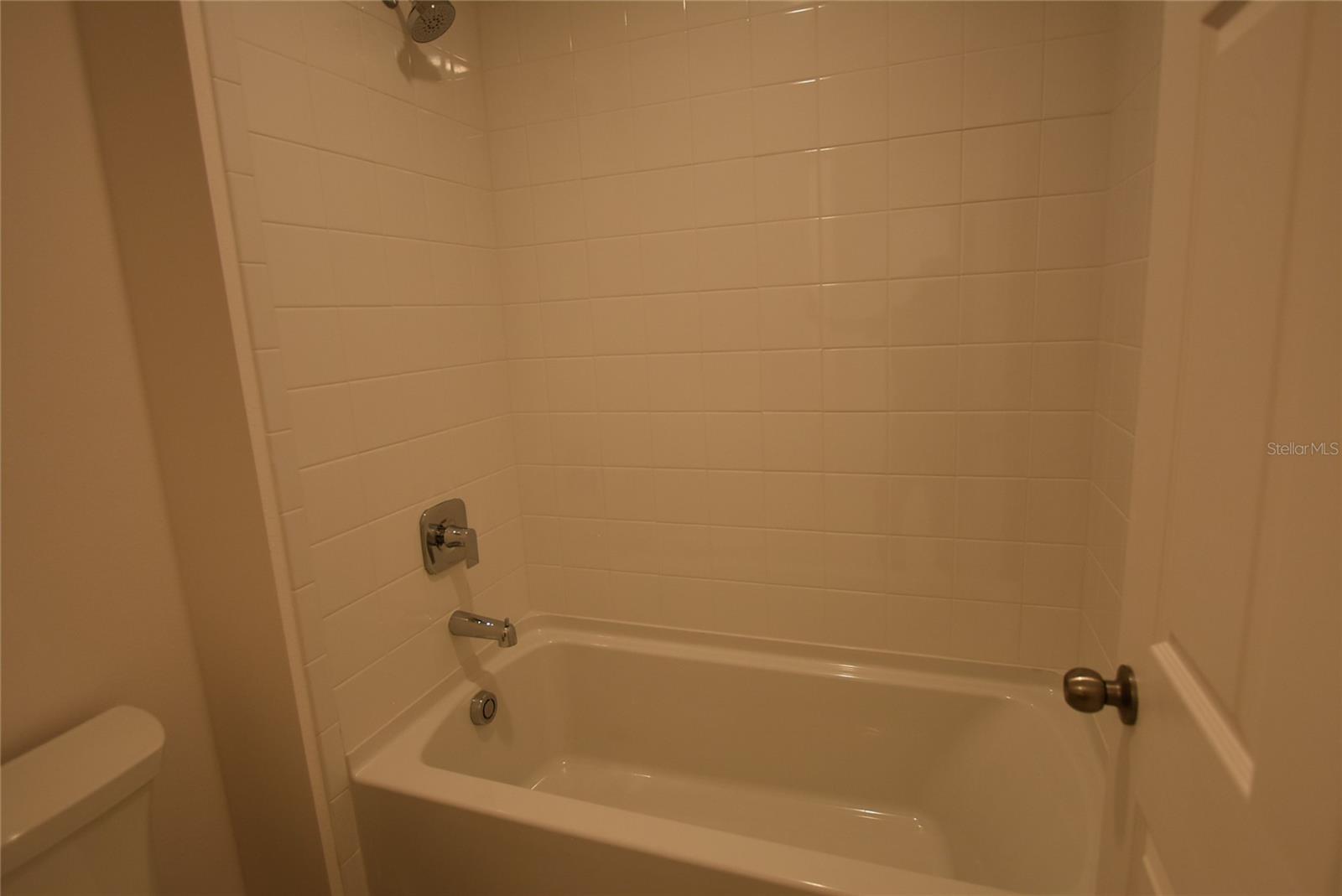 RIDGEVIEW PHASE 5 PB 83 PG 32-35 LOT 499 ORB 6568 - Residential Lease