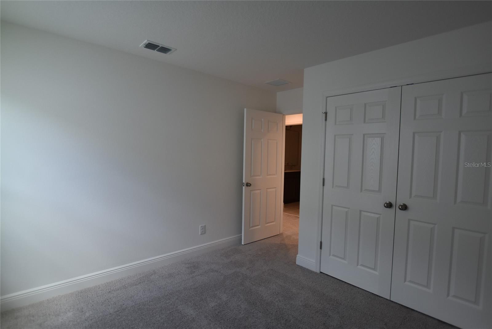 RIDGEVIEW PHASE 5 PB 83 PG 32-35 LOT 499 ORB 6568 - Residential Lease