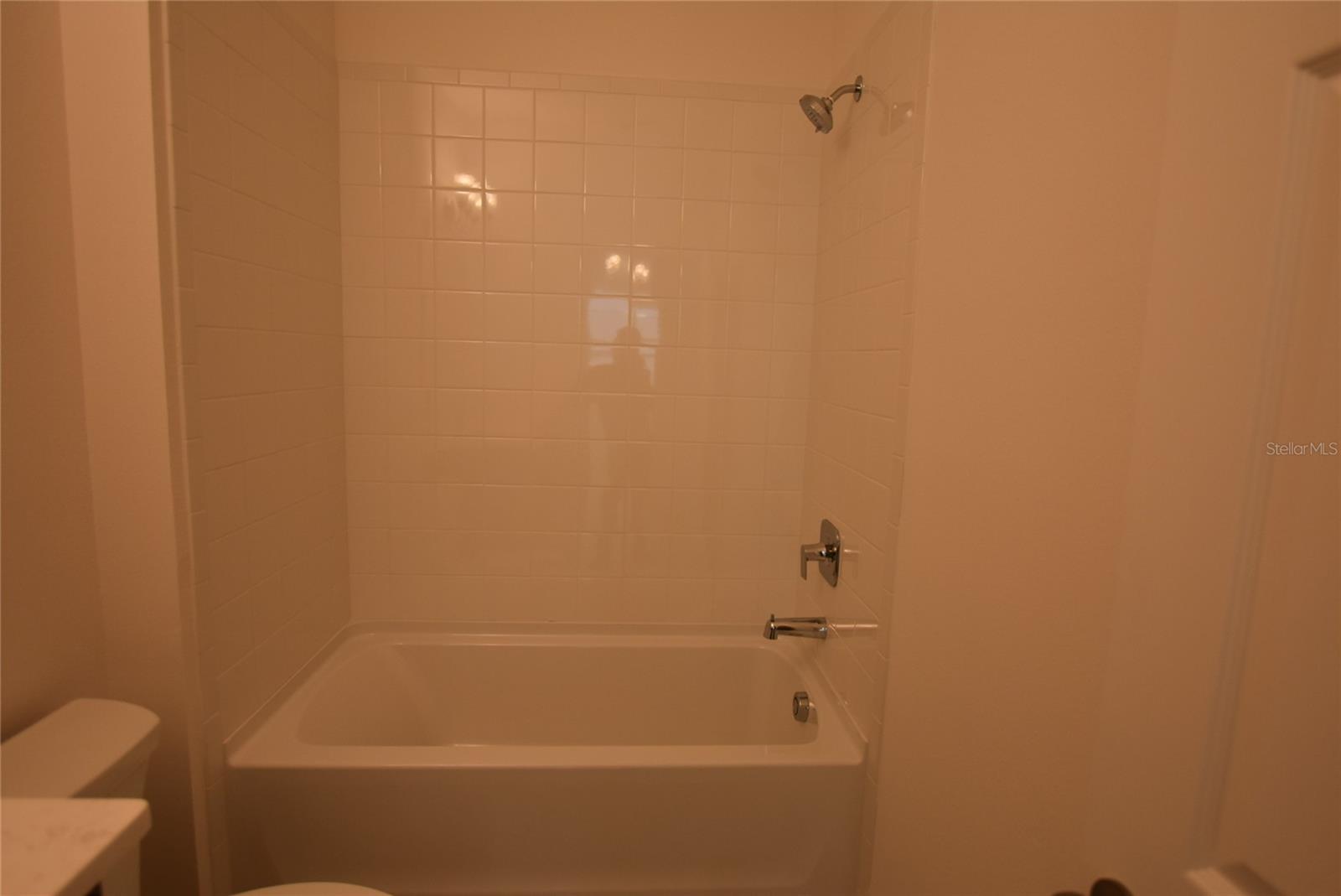 RIDGEVIEW PHASE 5 PB 83 PG 32-35 LOT 499 ORB 6568 - Residential Lease