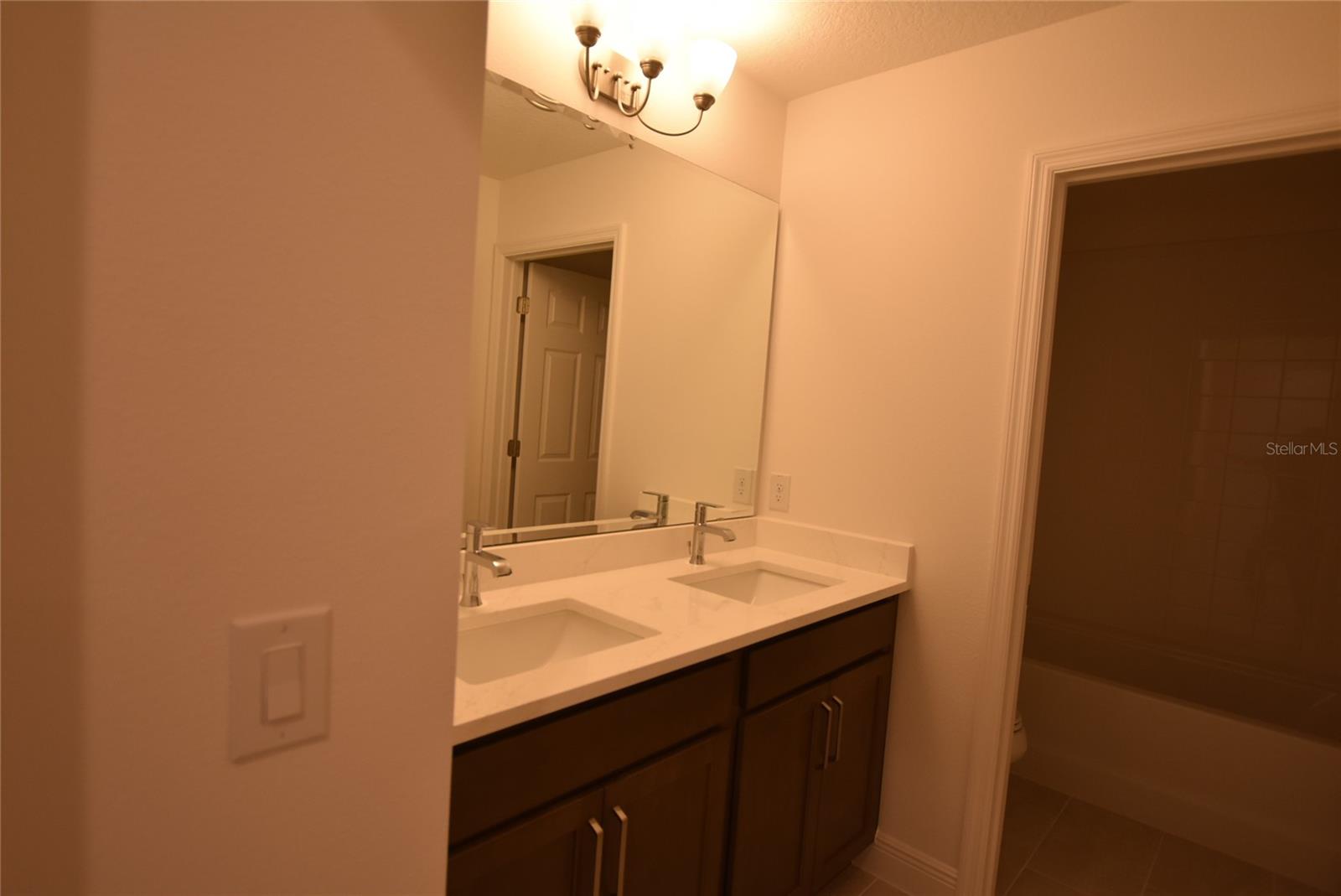 RIDGEVIEW PHASE 5 PB 83 PG 32-35 LOT 499 ORB 6568 - Residential Lease