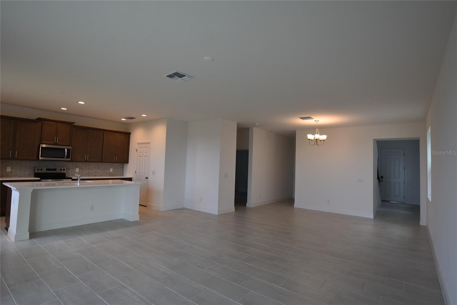 RIDGEVIEW PHASE 5 PB 83 PG 32-35 LOT 499 ORB 6568 - Residential Lease