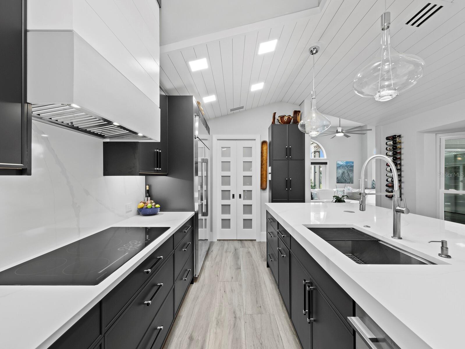 SOUTHBAY YACHT & RACQUET CLUB - Residential