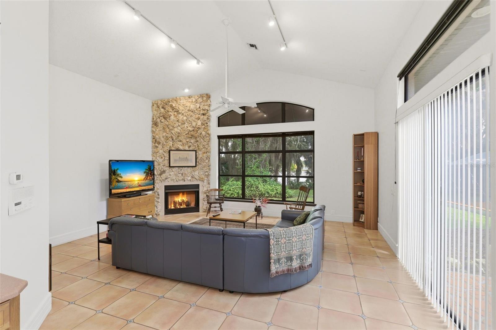 H T WARREN SUB - Residential