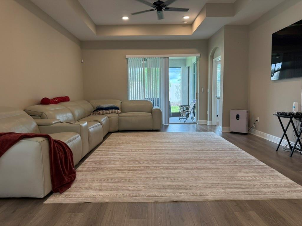 WHISPERING OAKS PRESERVE - Residential