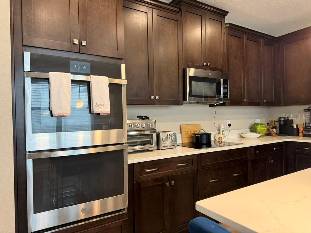 WHISPERING OAKS PRESERVE - Residential