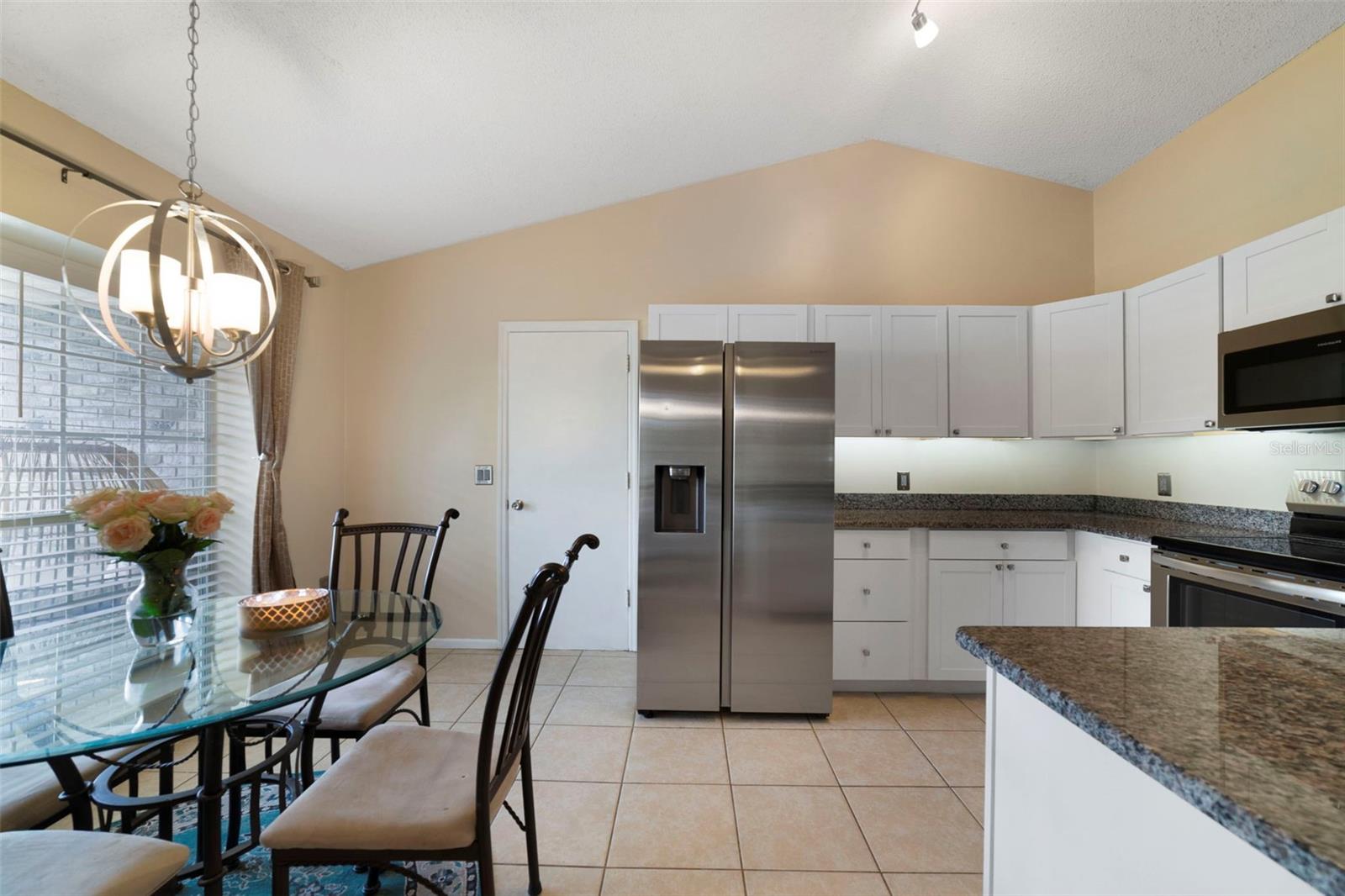COUNTRY PLACE - Residential