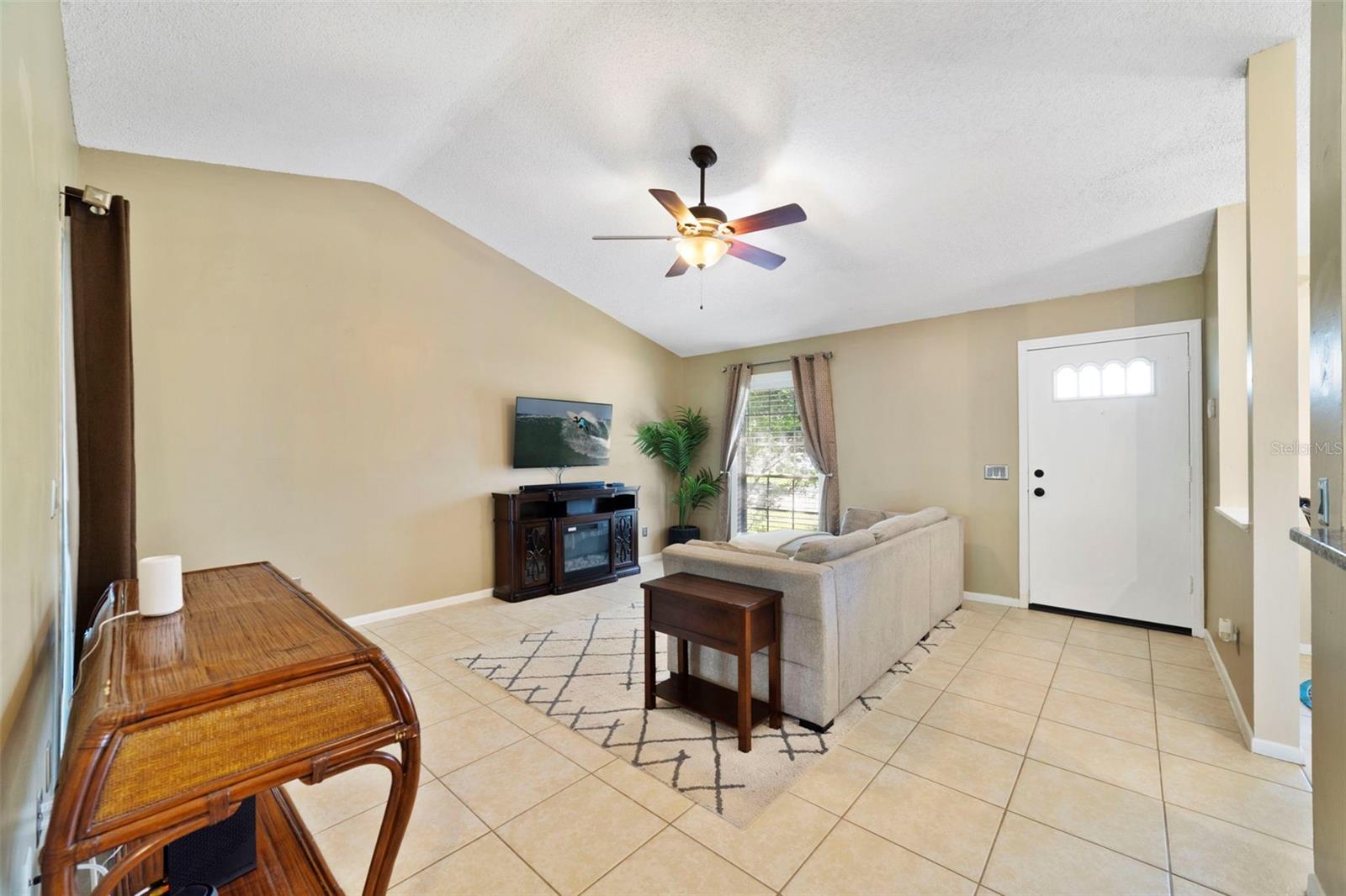 COUNTRY PLACE - Residential