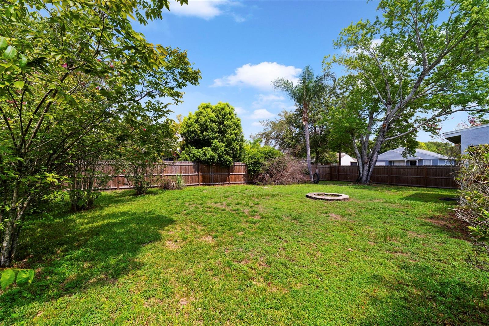 COUNTRY PLACE - Residential