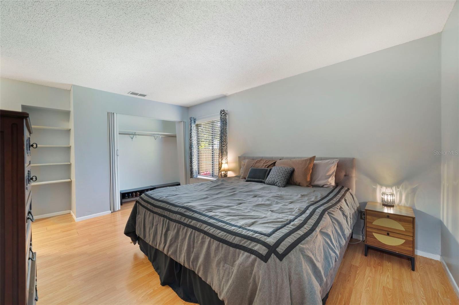 COUNTRY PLACE - Residential