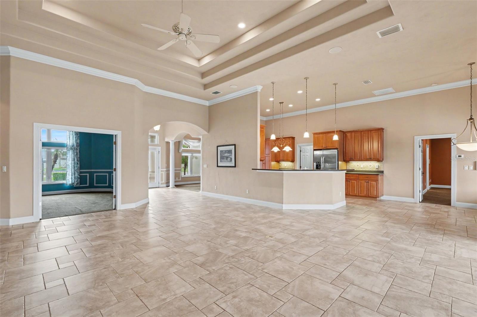 SPRUCE CREEK FLY IN - Residential