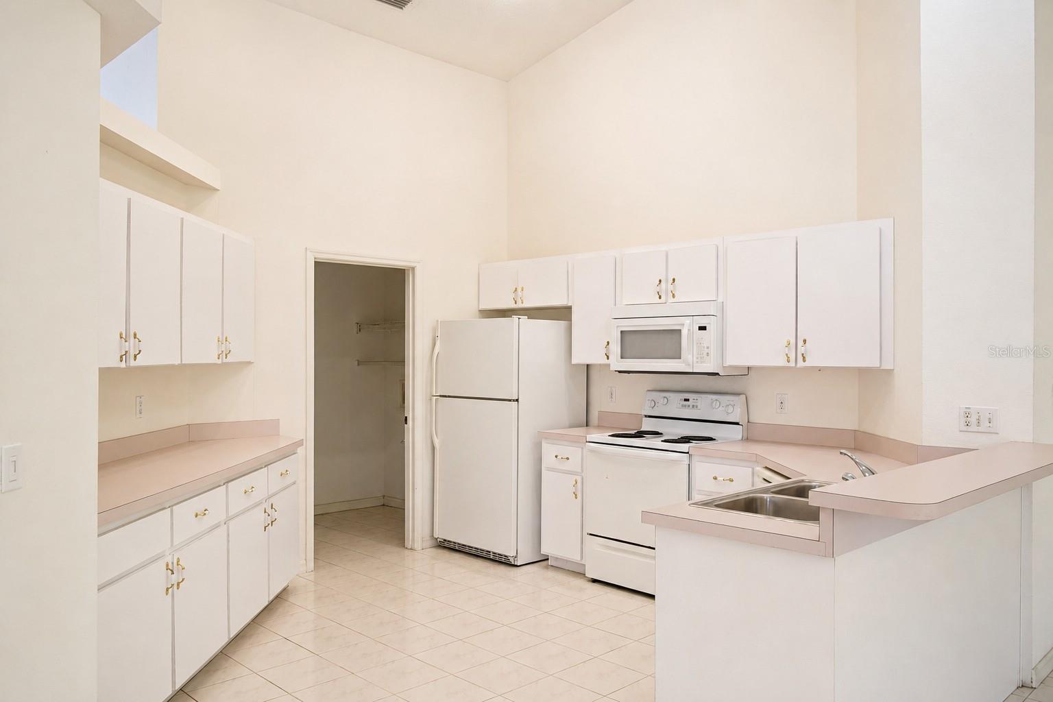 HIDDEN LAKE UN 04 - Residential