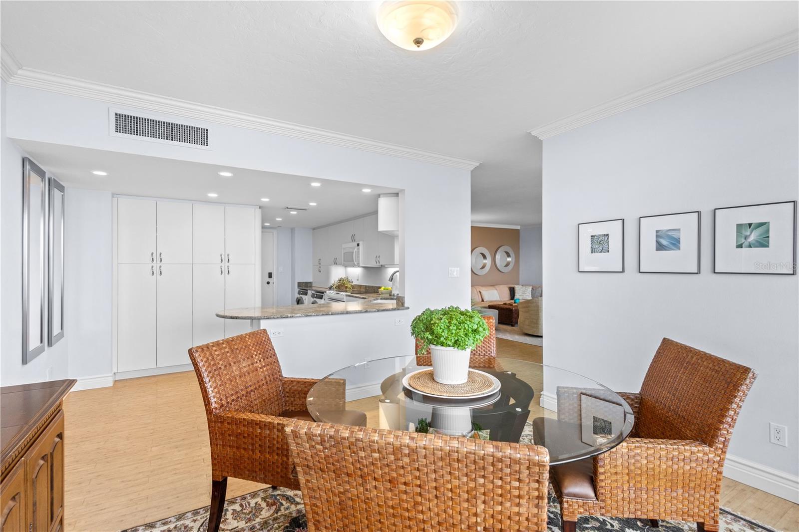LONGBOAT KEY TOWERS - Residential