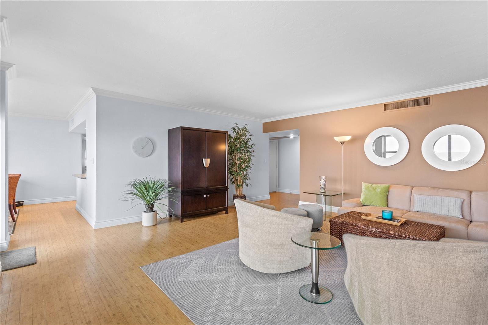 LONGBOAT KEY TOWERS - Residential