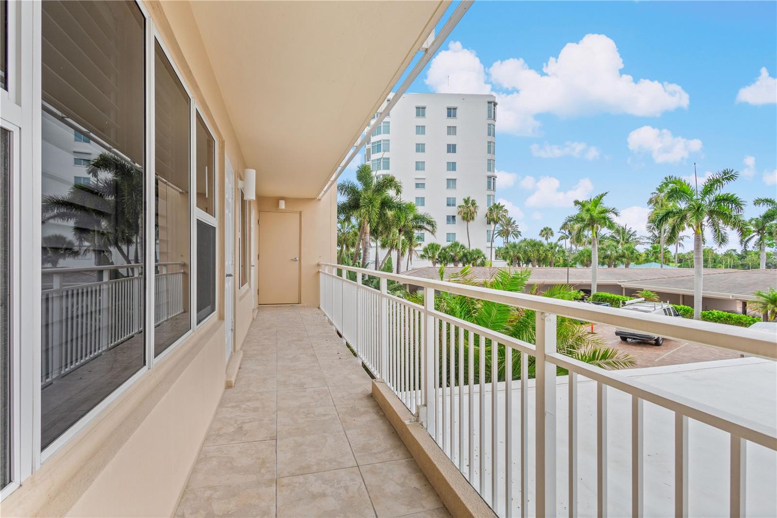 LONGBOAT KEY TOWERS - Residential