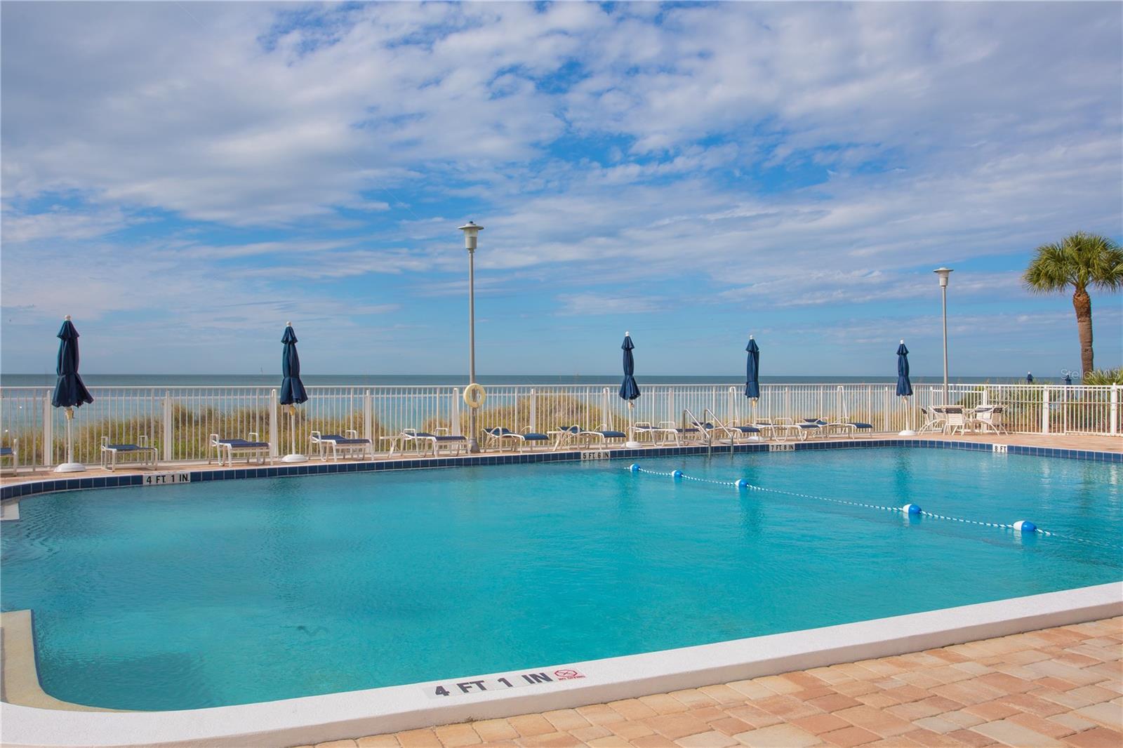LONGBOAT KEY TOWERS - Residential