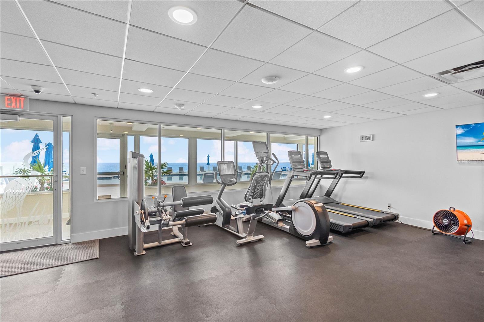 LONGBOAT KEY TOWERS - Residential