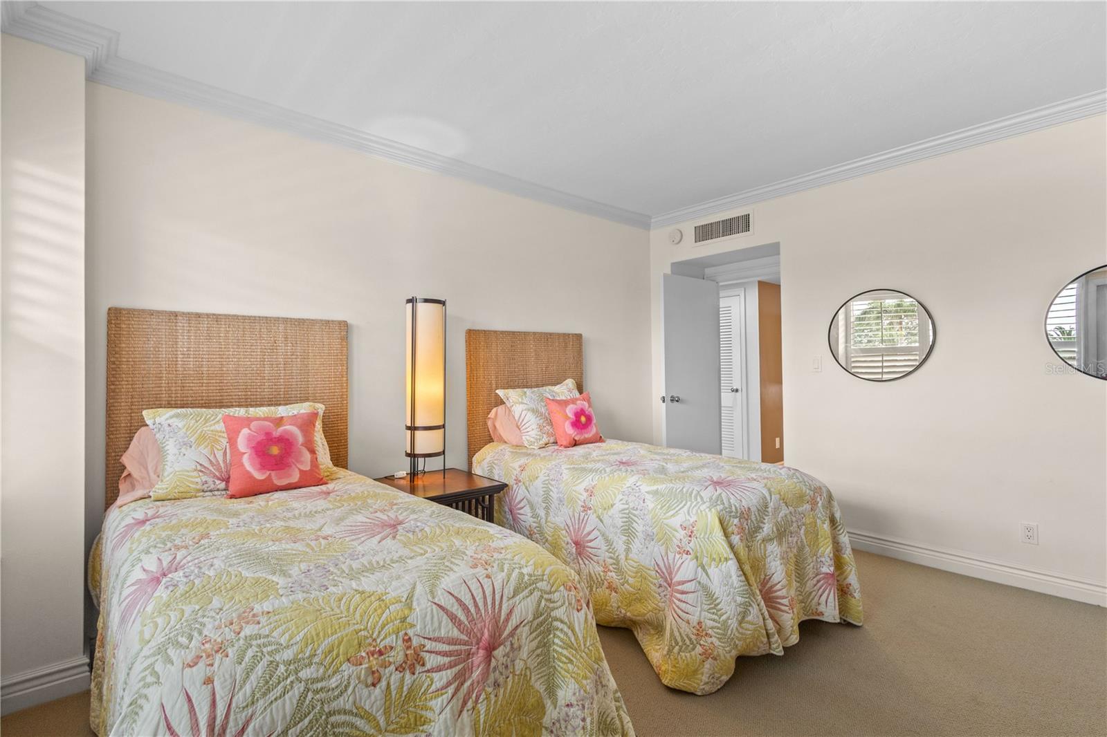 LONGBOAT KEY TOWERS - Residential