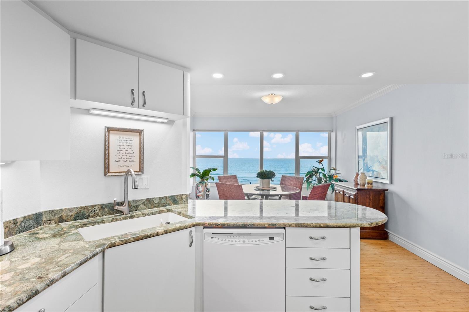 LONGBOAT KEY TOWERS - Residential