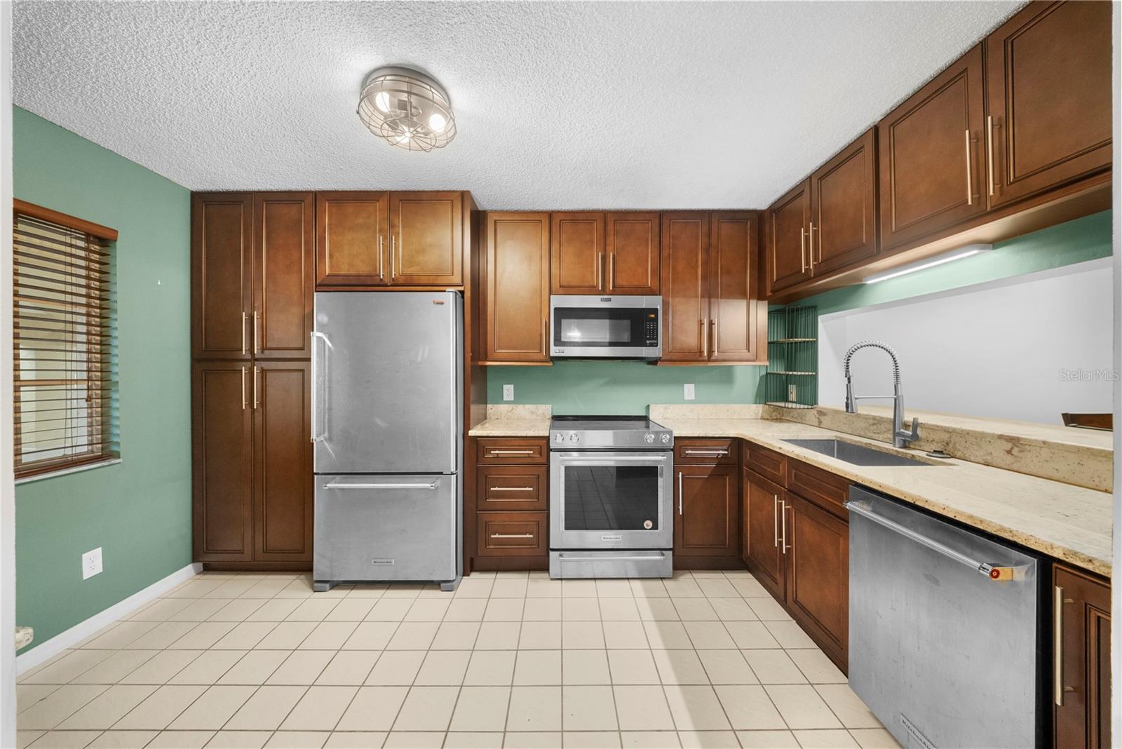 VILLAGES AT EMERALD LAKES FOUR - Residential