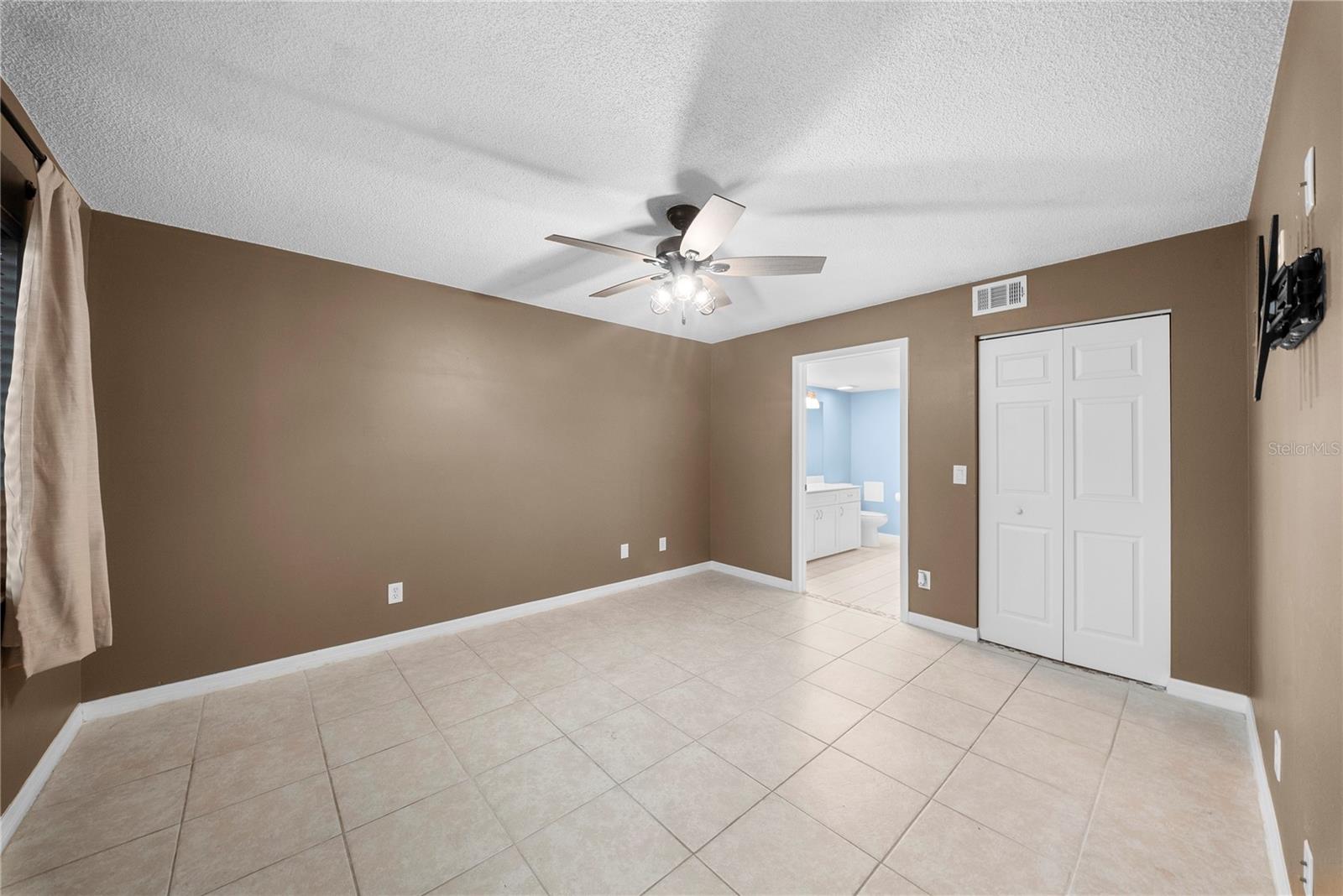 VILLAGES AT EMERALD LAKES FOUR - Residential