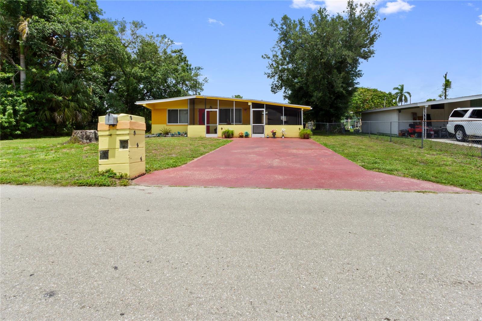 HILLCREST - Residential