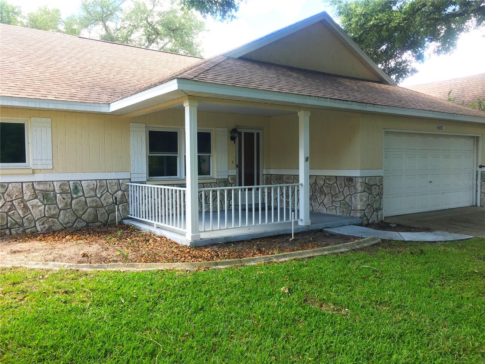 CIRCLE SQUARE WOODS Y - Residential