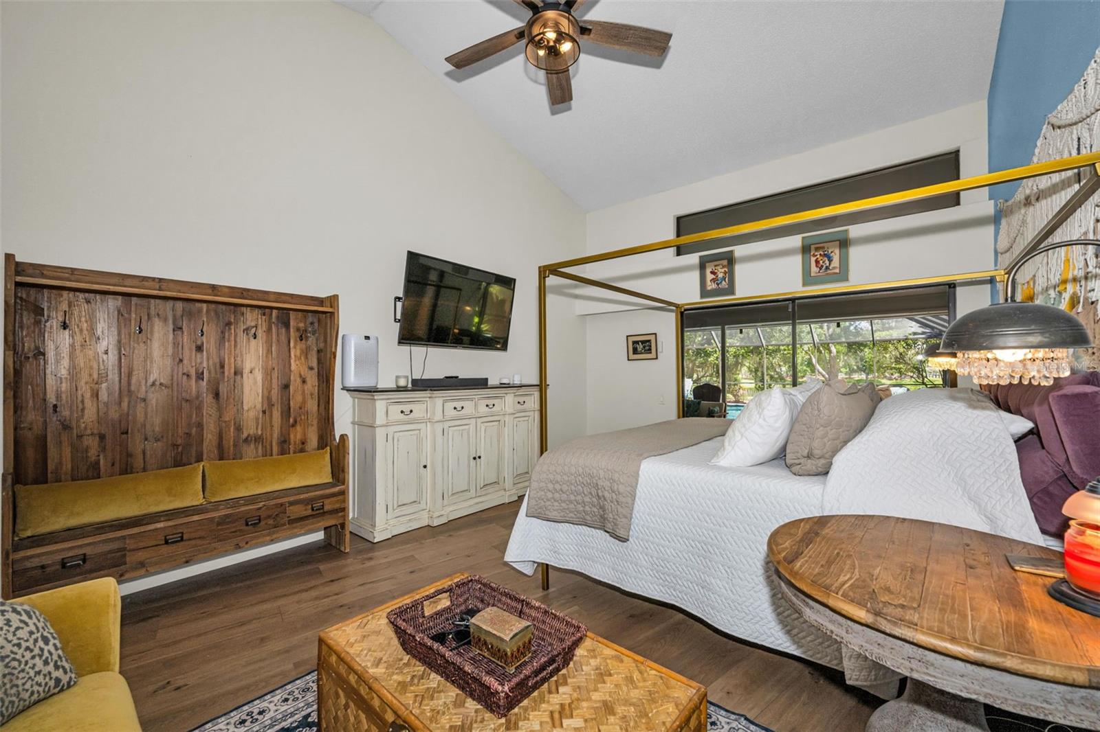 BELLE MEADE - Residential