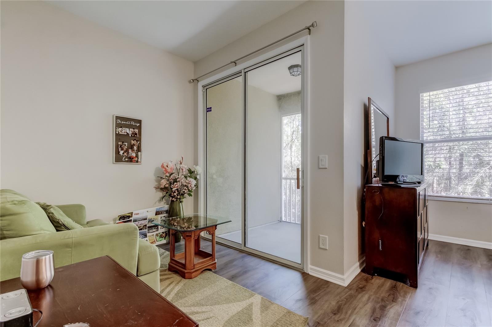 SOUTH HAMPTON - Residential