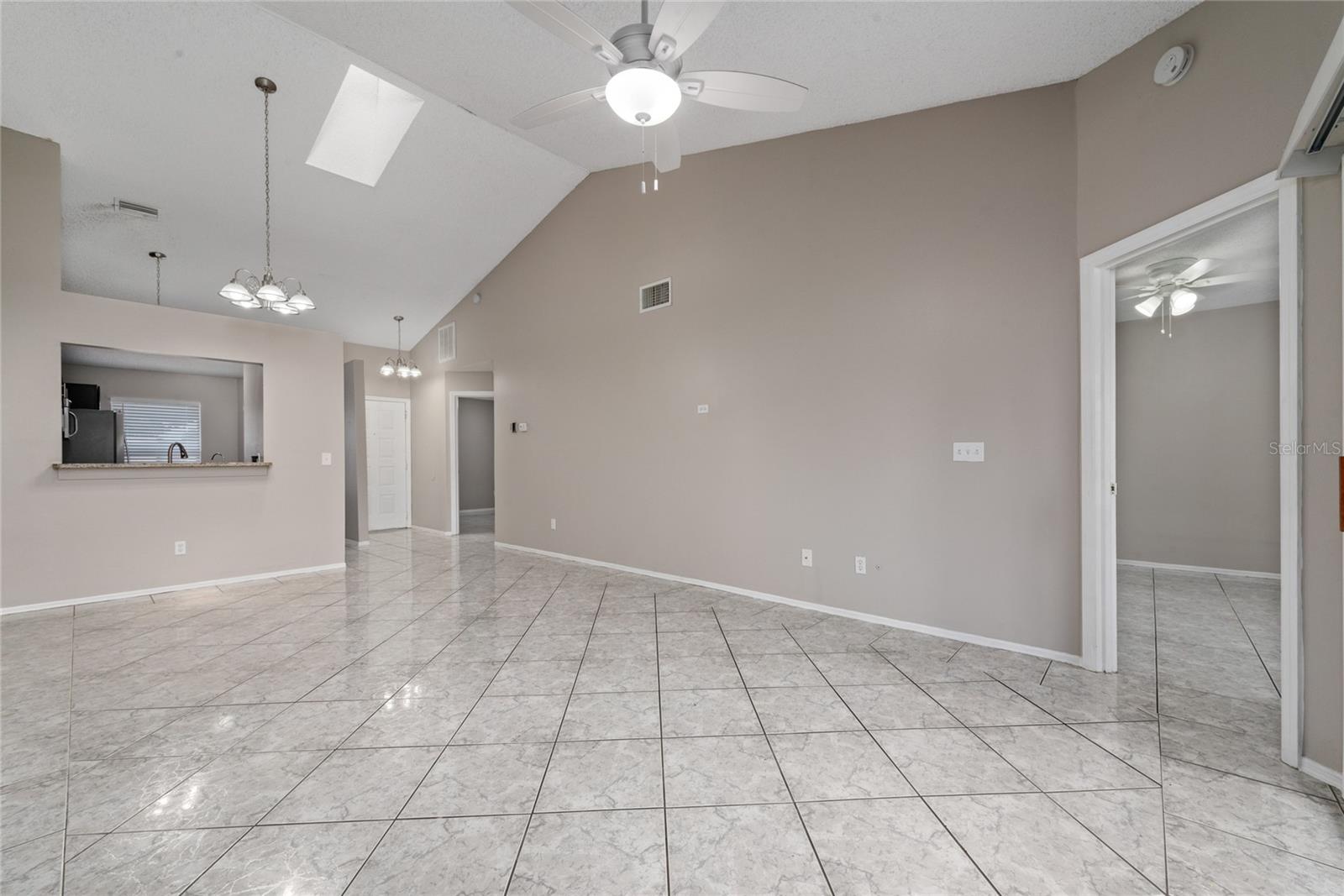 BVL LAKEPOINTE TWNHMS - Residential Lease