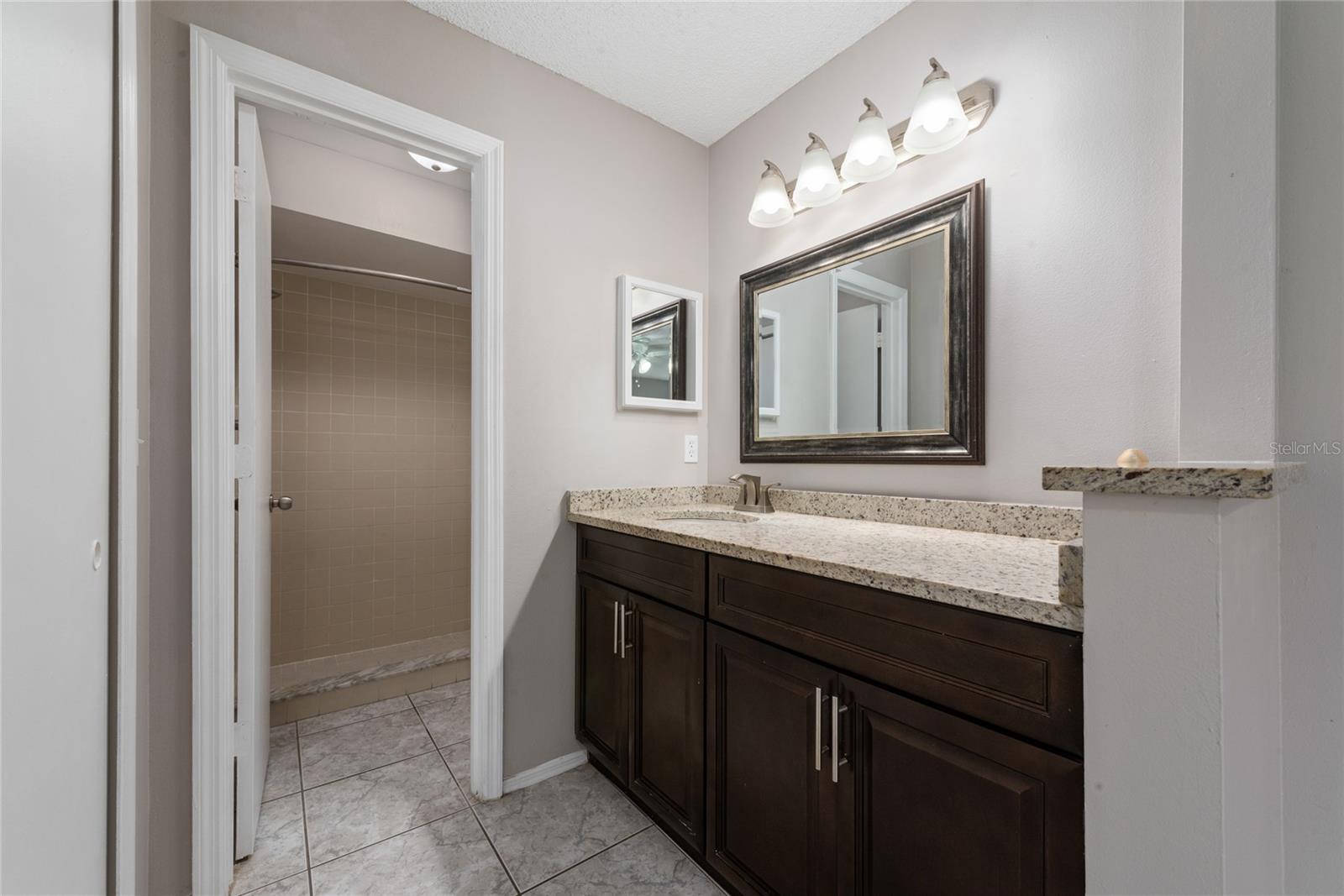 BVL LAKEPOINTE TWNHMS - Residential Lease
