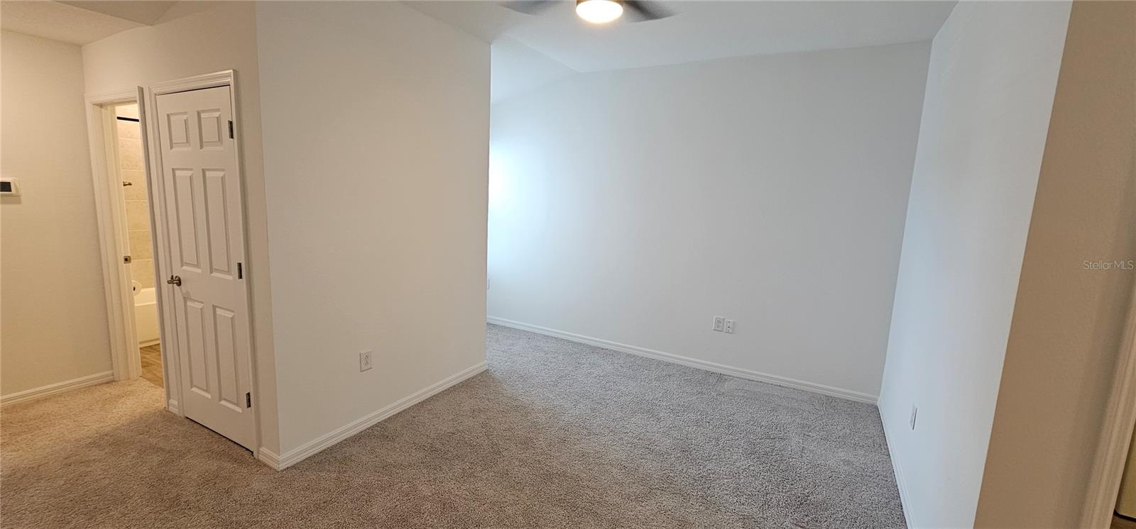 SIENNA PARK TWNHMS/UNIVERSITY - Residential Lease