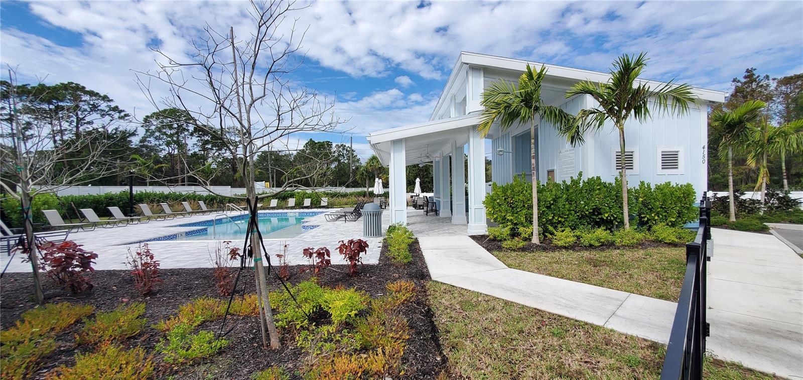 SIENNA PARK TWNHMS/UNIVERSITY - Residential Lease