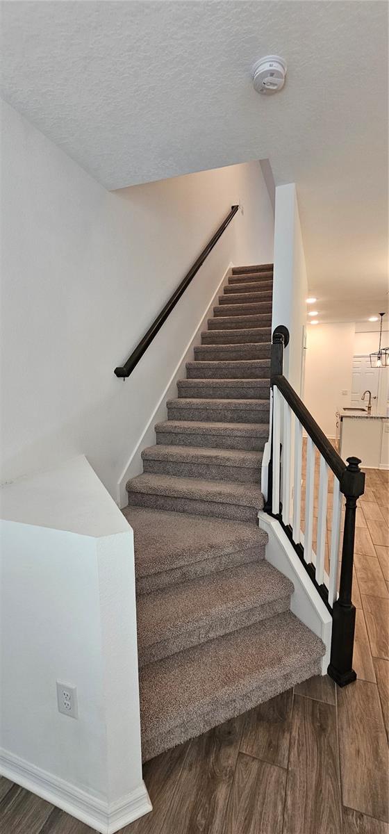 SIENNA PARK TWNHMS/UNIVERSITY - Residential Lease