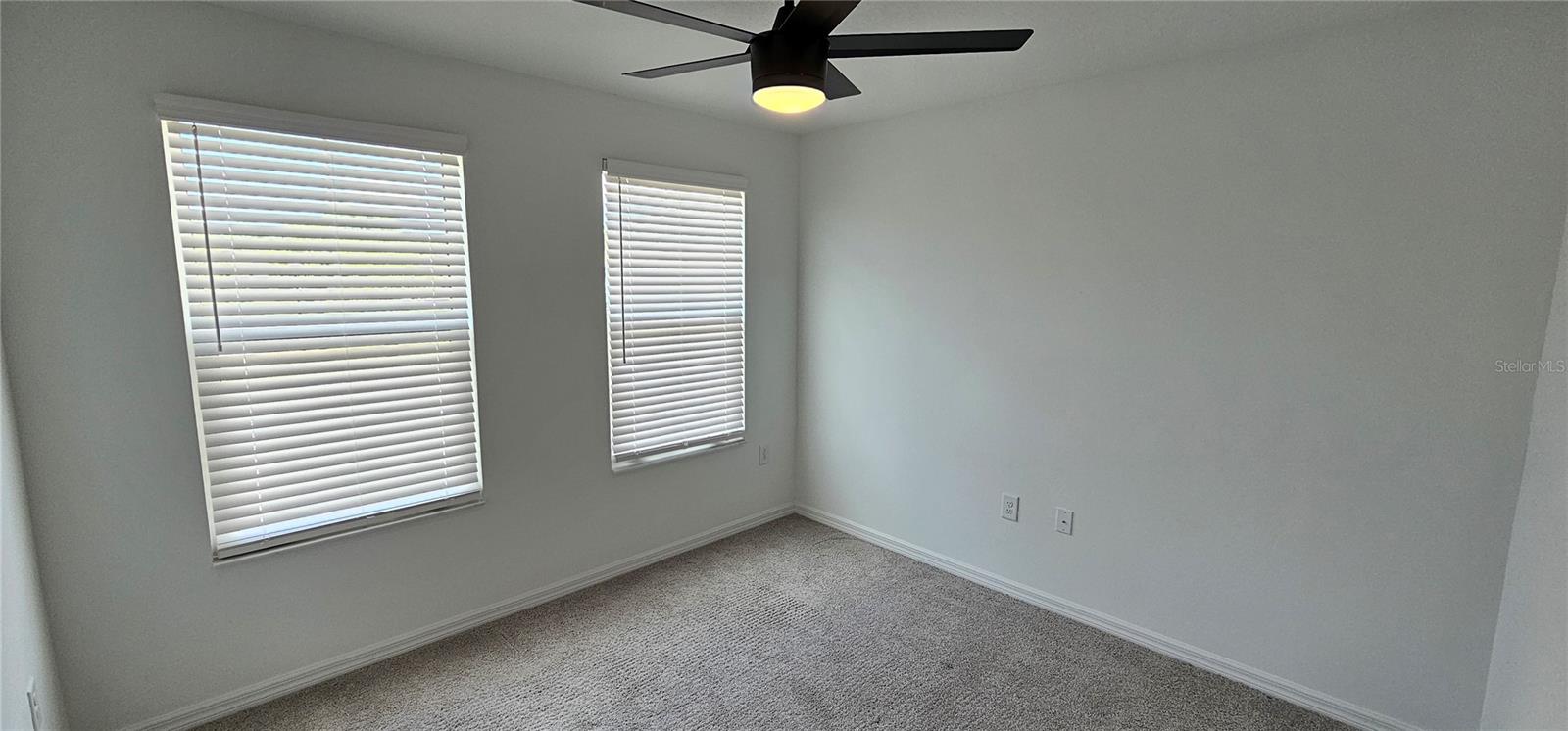 SIENNA PARK TWNHMS/UNIVERSITY - Residential Lease