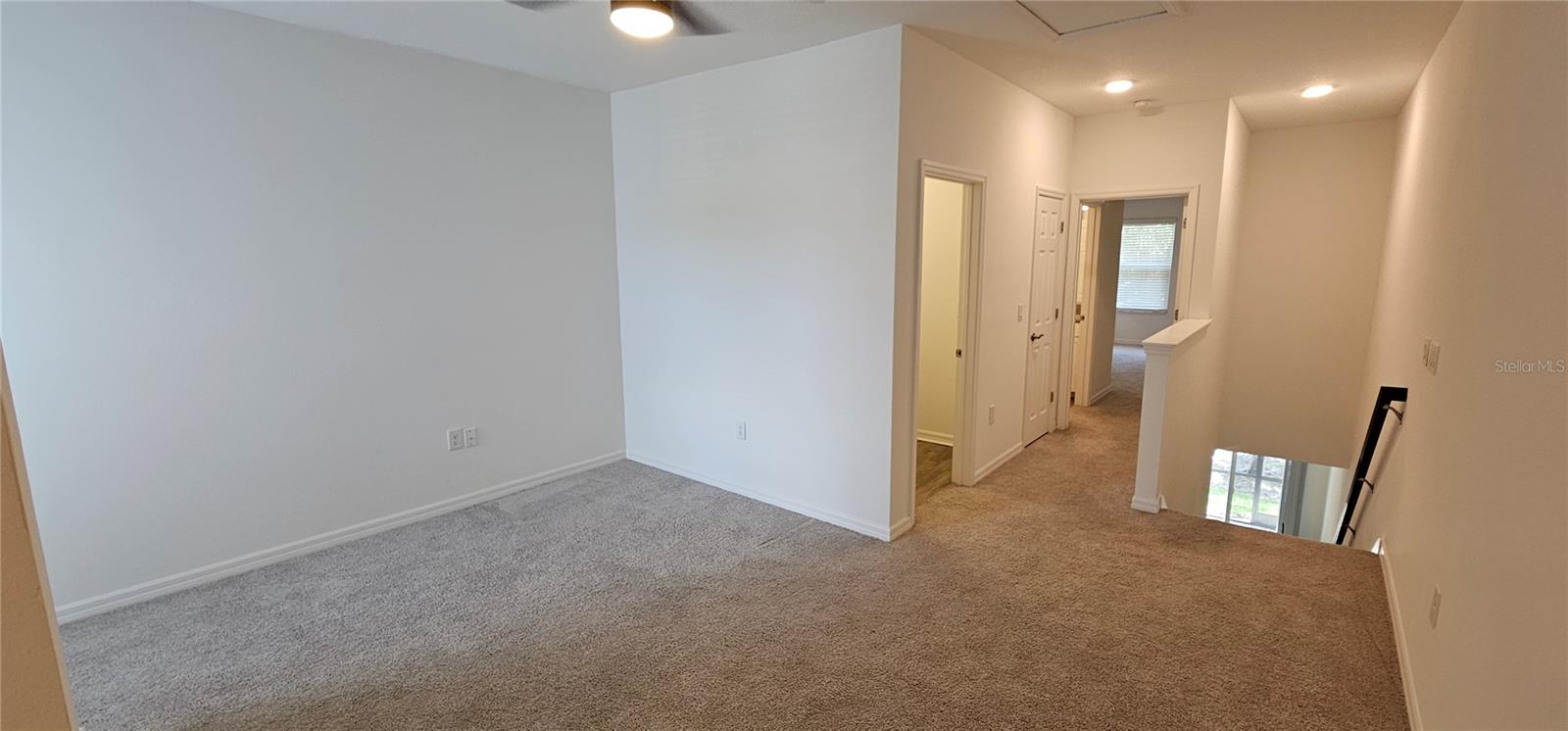 SIENNA PARK TWNHMS/UNIVERSITY - Residential Lease
