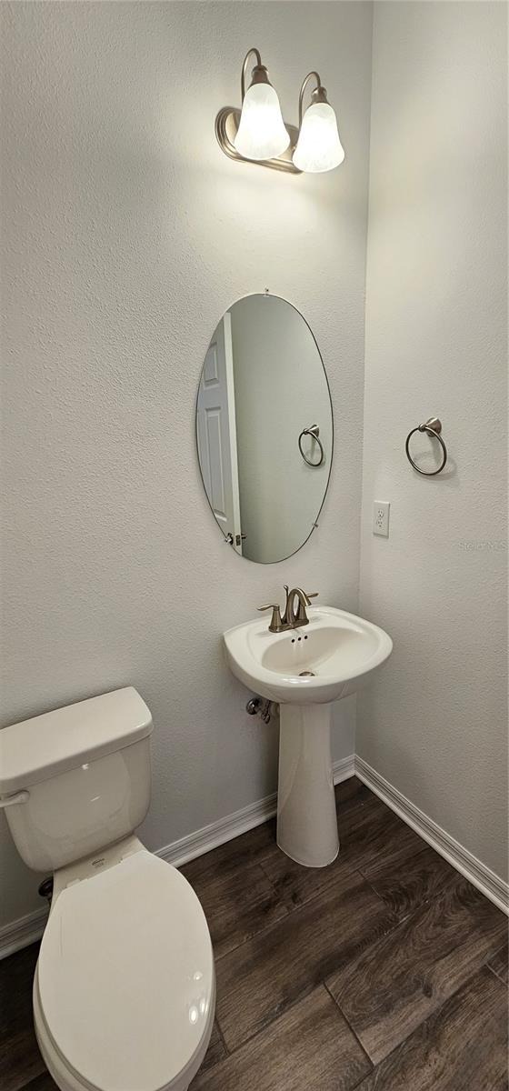 SIENNA PARK TWNHMS/UNIVERSITY - Residential Lease