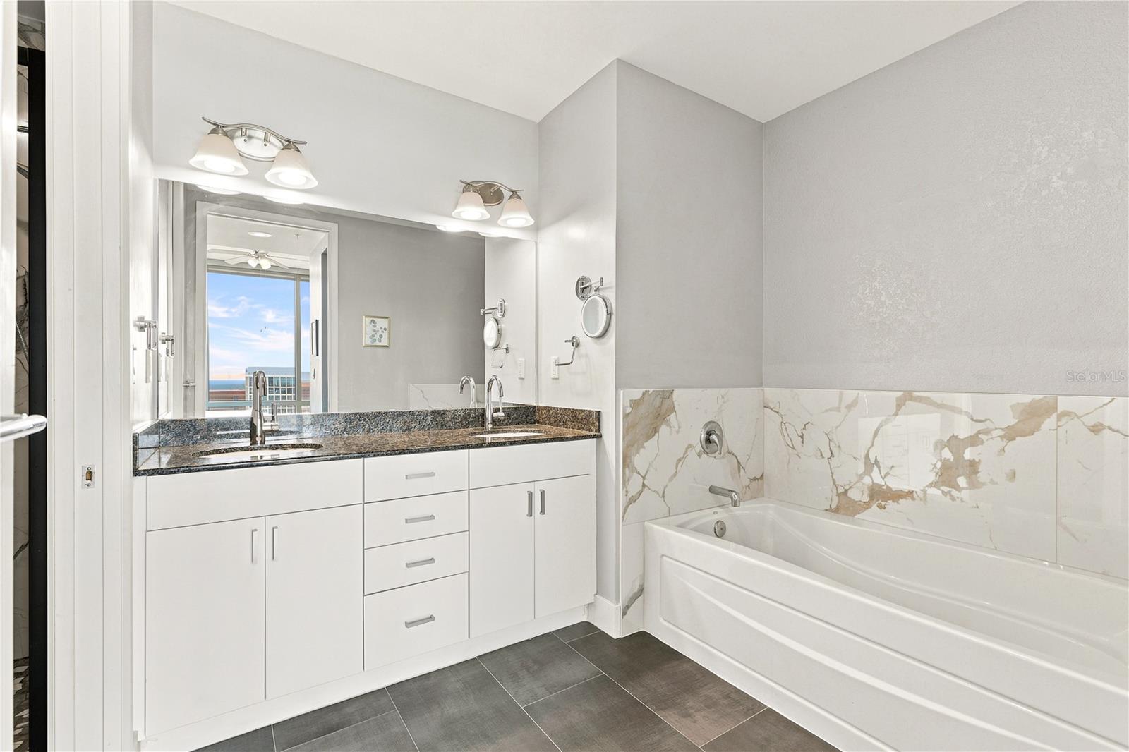 VUE/LK EOLA - Residential