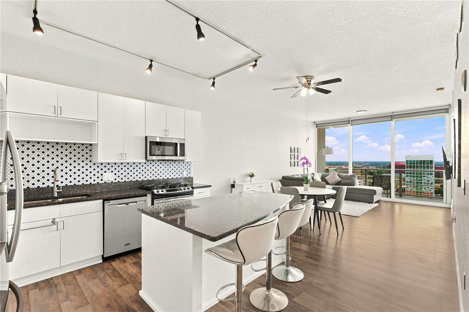 VUE/LK EOLA - Residential