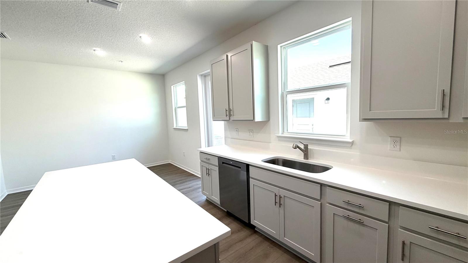 EDEN CREST TOWNHOMES - Residential Lease