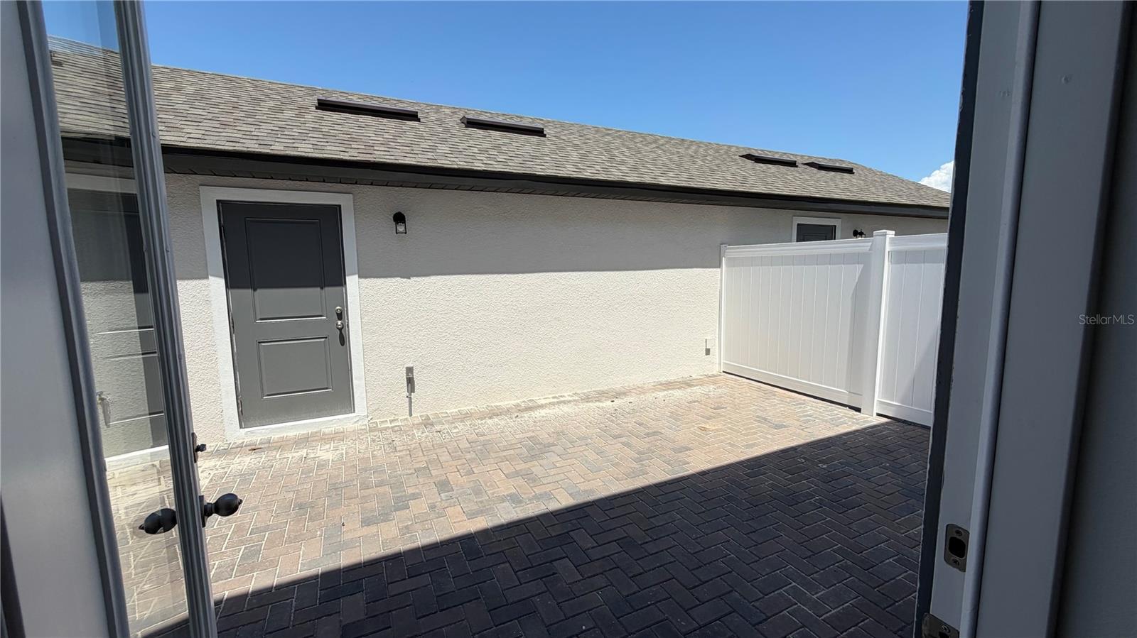 EDEN CREST TOWNHOMES - Residential Lease