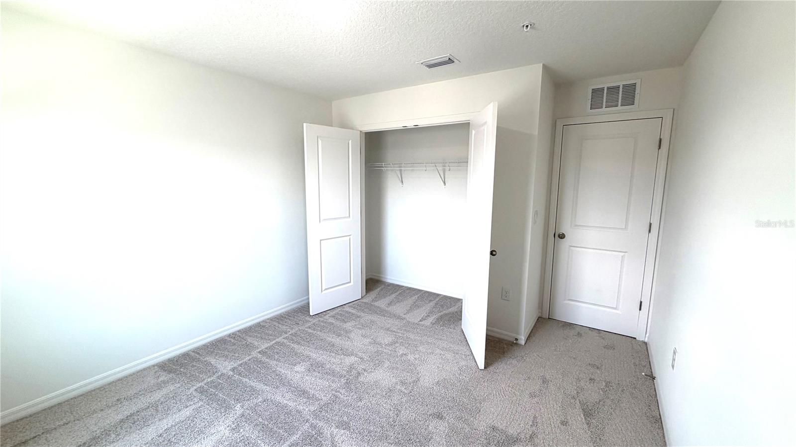 EDEN CREST TOWNHOMES - Residential Lease