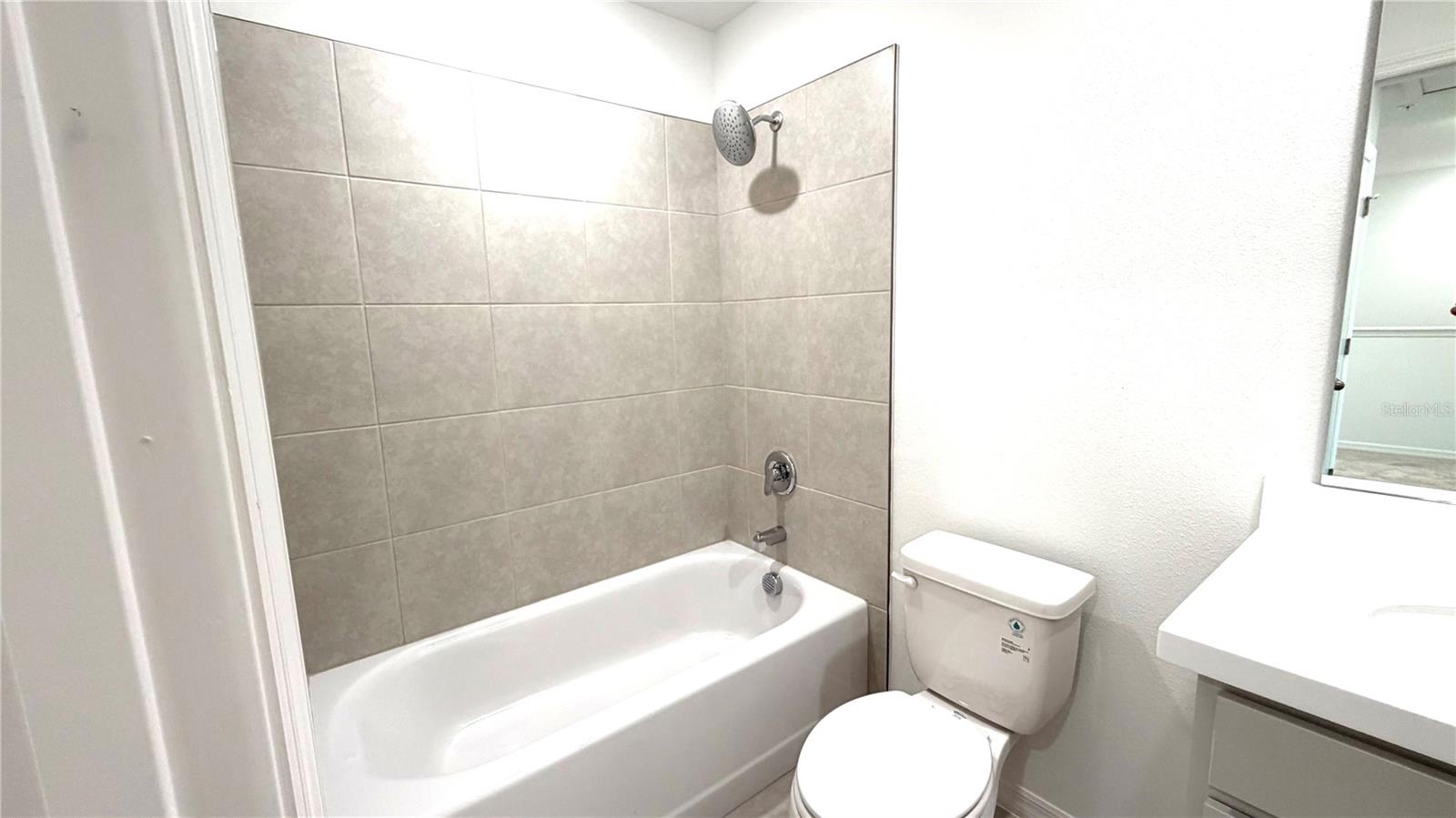 EDEN CREST TOWNHOMES - Residential Lease