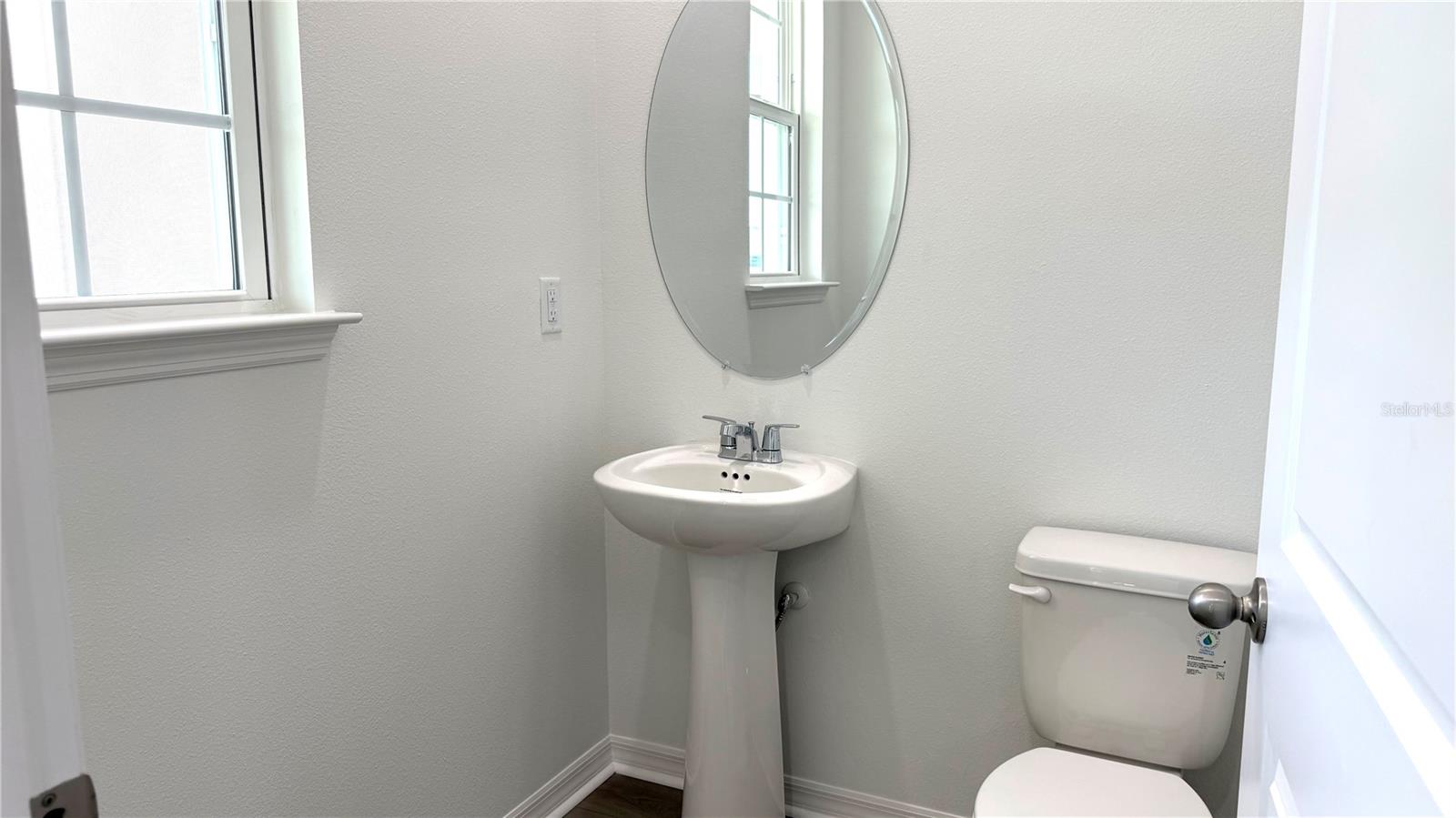 EDEN CREST TOWNHOMES - Residential Lease